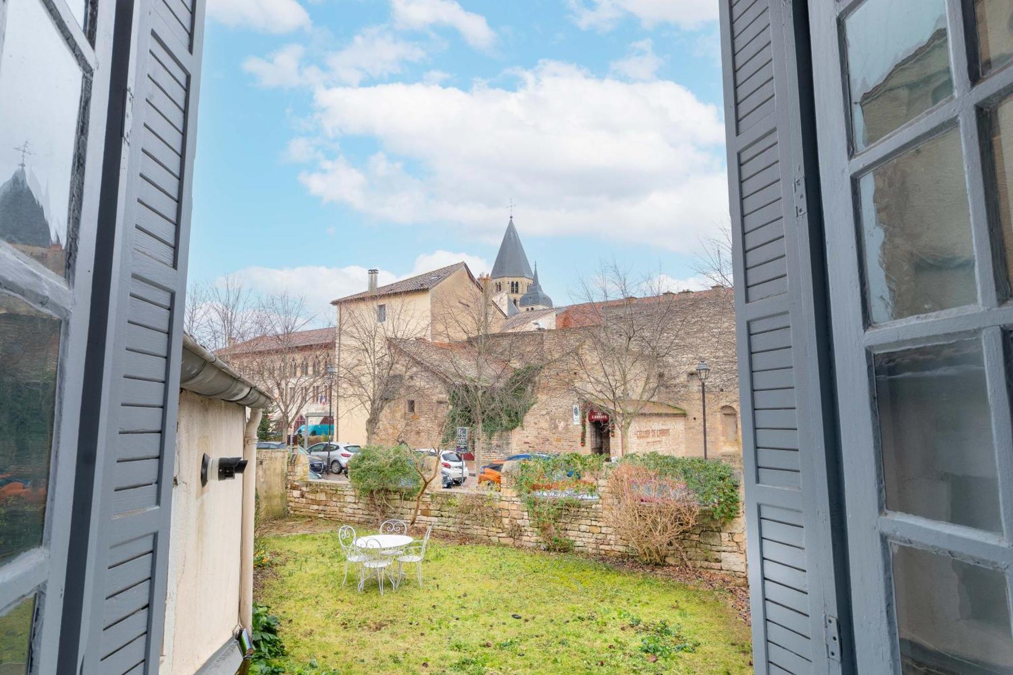 Cabana & La Place De L'Abbaye - Centre-Ville, Jardin Cluny Kültér fotó